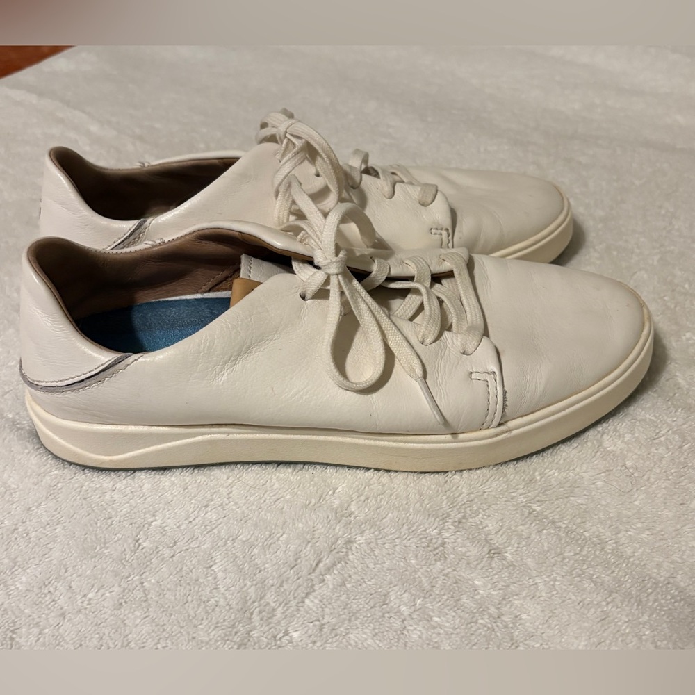 OluKai Women's White Leather Lace-Up Sneakers